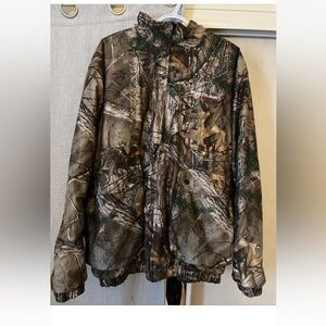 Camo Hunting Jacket Frontiers size men’s L  NO SIZE TAG ON IT